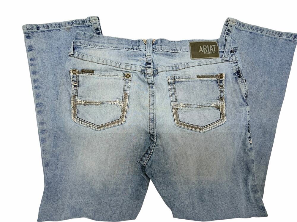 Ariat M2 Men’s Jeans 35x32 Relaxed Boot Cut Light Wash Western Cowboy Denim